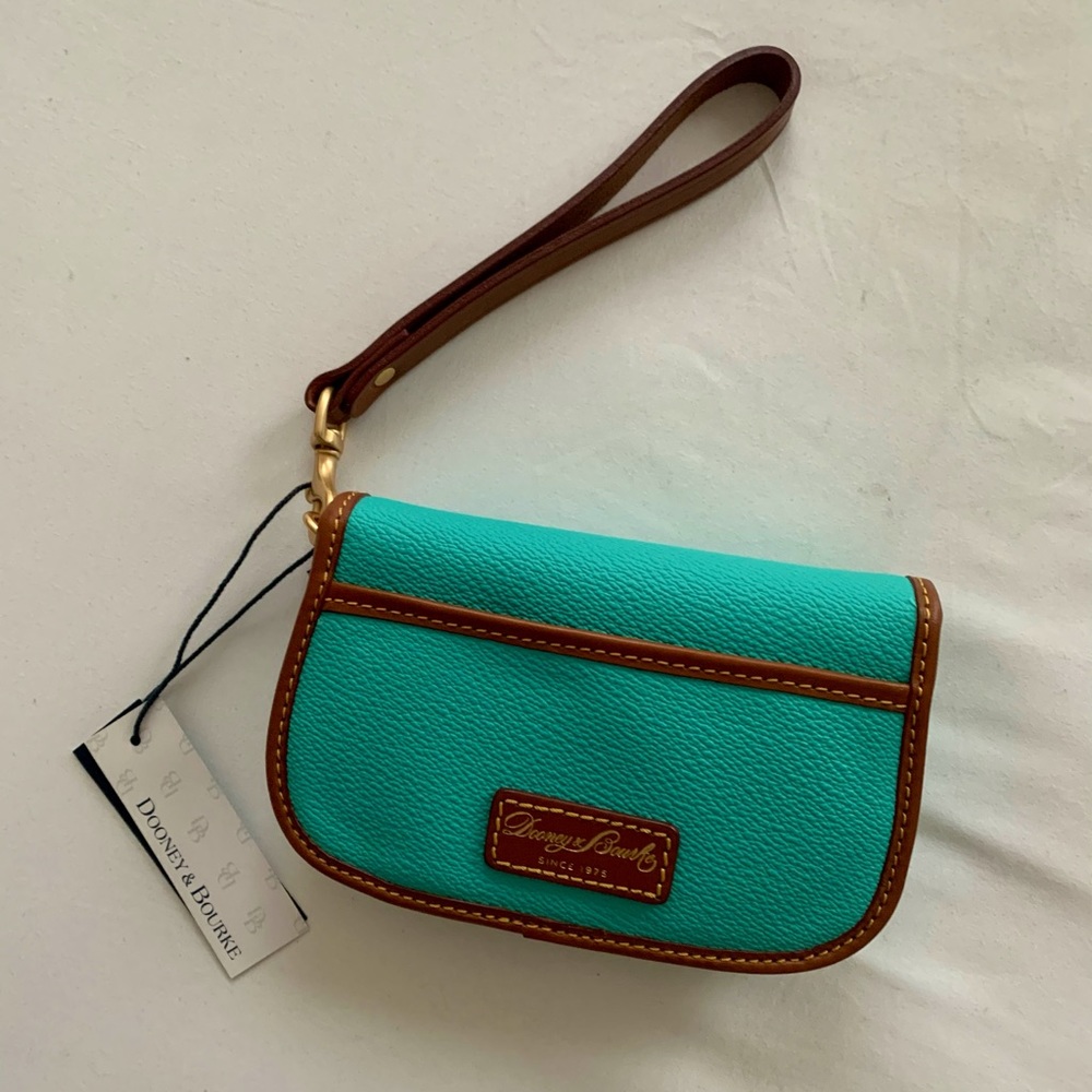 Dooney & Bourke wristlet